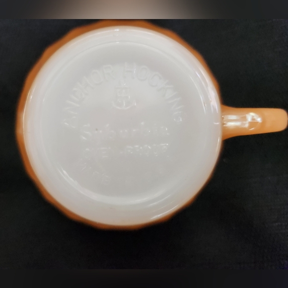 Fire King Cup & Saucer - Vintage Peach Luster Swirl. Excellent vintage condition - Picture 3 of 4